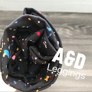 Agnes & Dora black/multi print leggings